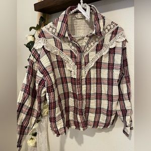 Size large plaid Women’s Zara top with lace !